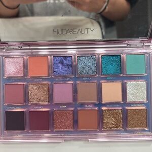 Huda Beauty Mercury Retrograde Eyeshadow Palette